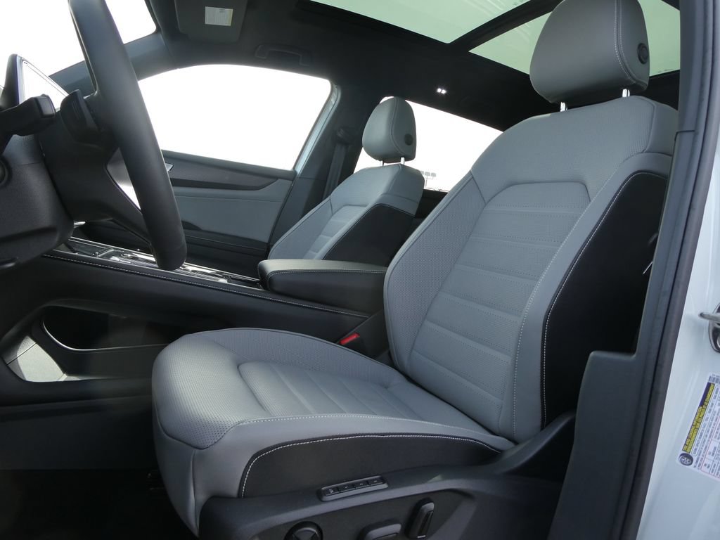 New 2026 Volkswagen Atlas Cross Sport SEL R-Line AWD/4WD image 8