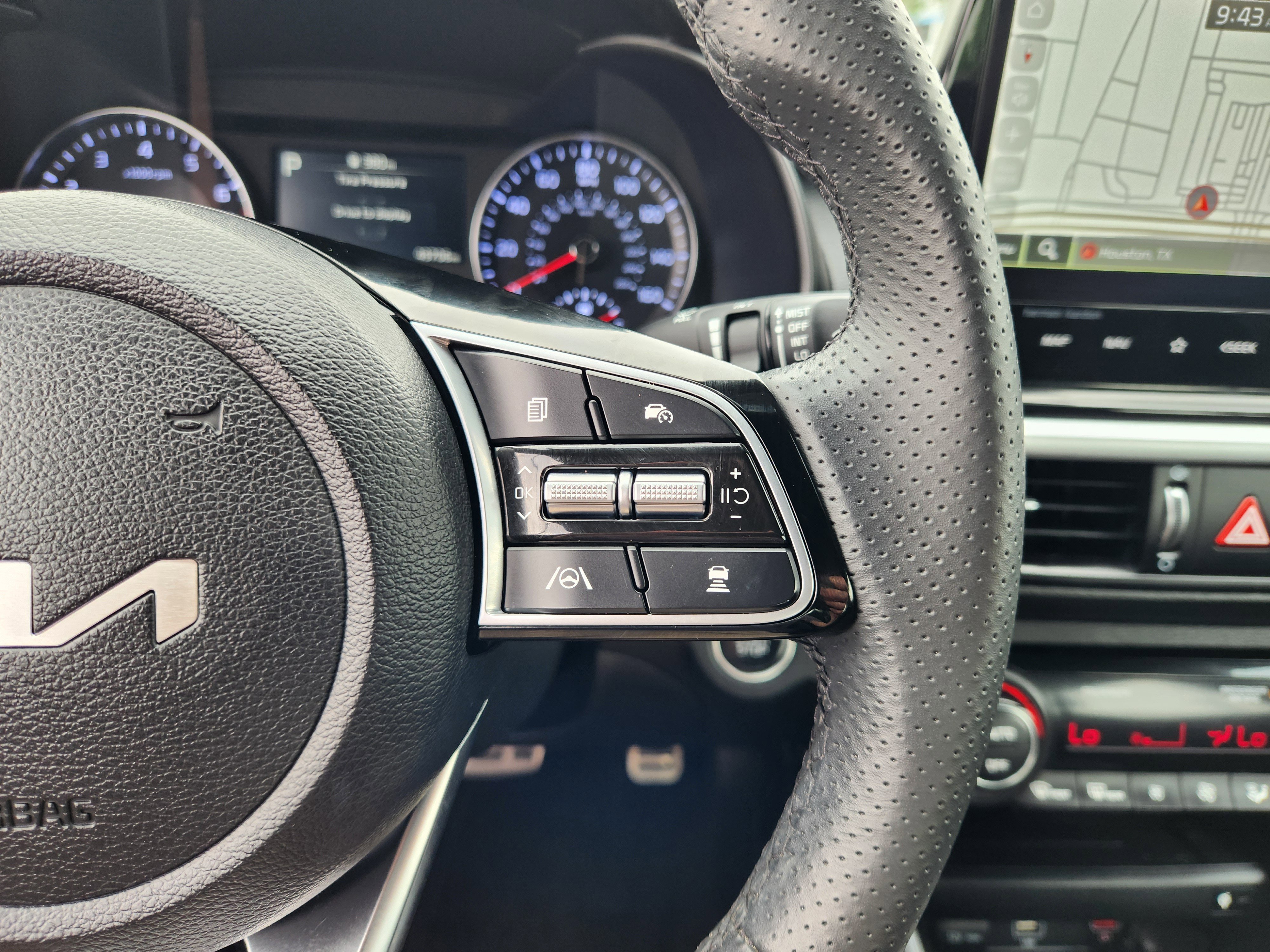 Used 2024 Kia Forte GT-Line w/ GT-Line Premium Package image 31