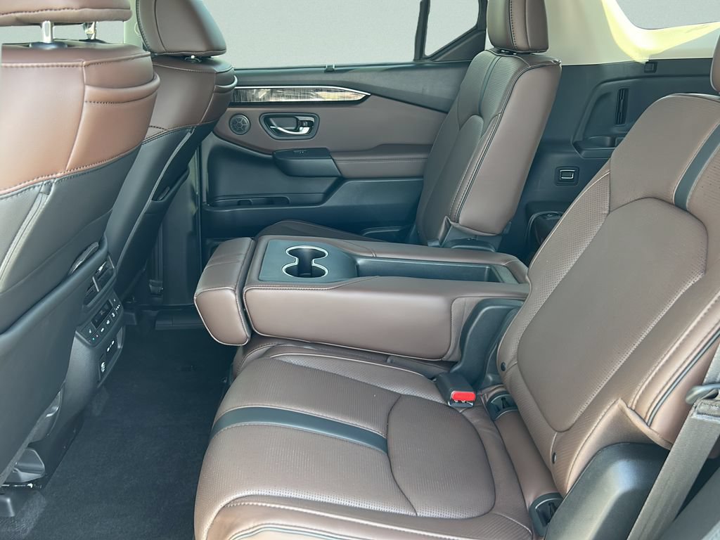 Used 2024 Honda Pilot Elite image 12