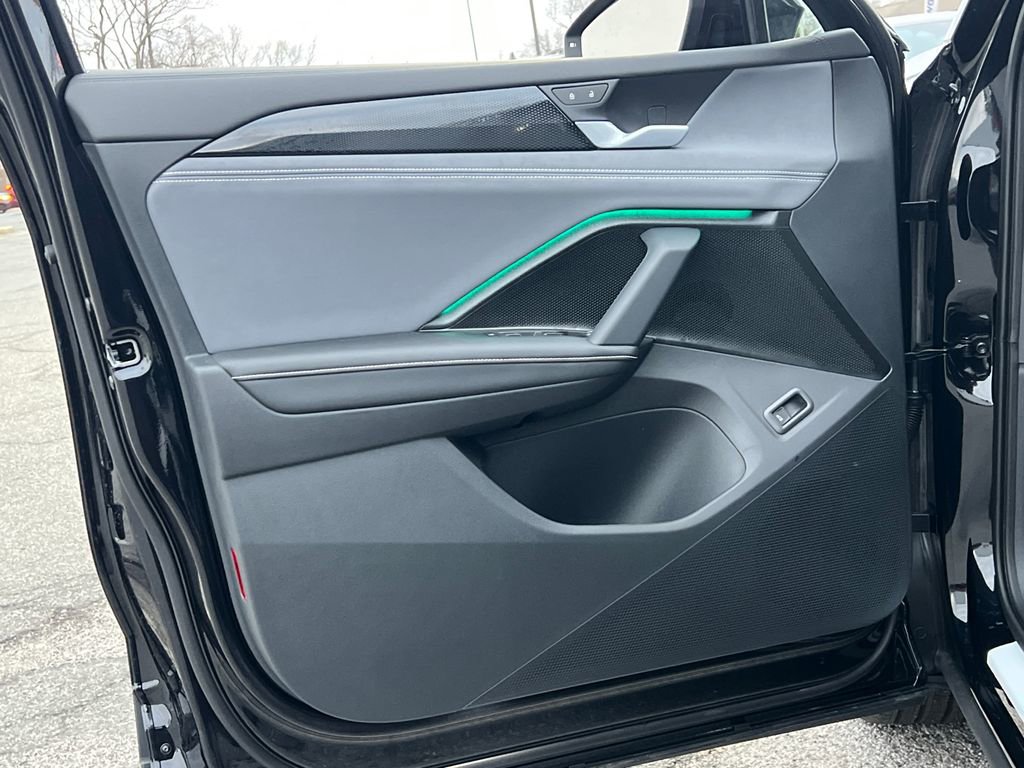 New 2026 Volkswagen Tiguan SE image 18