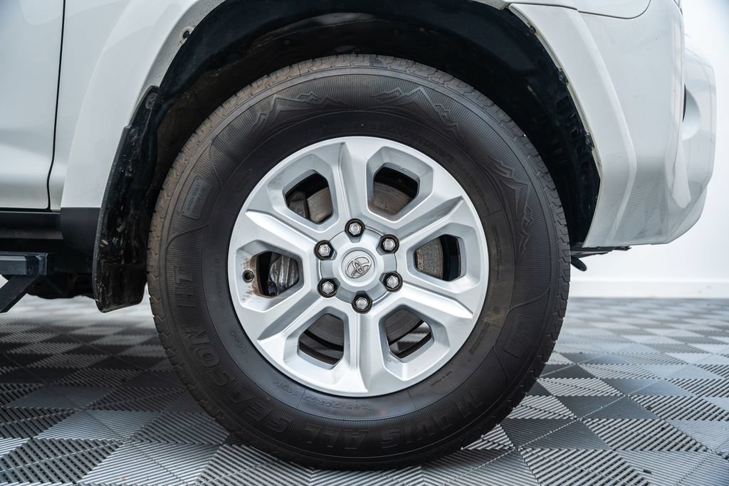 Certified 2022 Toyota 4Runner SR5 Premium w/ Moonroof Package AWD/4WD image 18