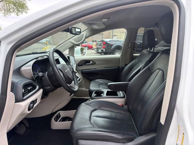 Used 2021 Chrysler Pacifica Touring-L AWD/4WD image 9