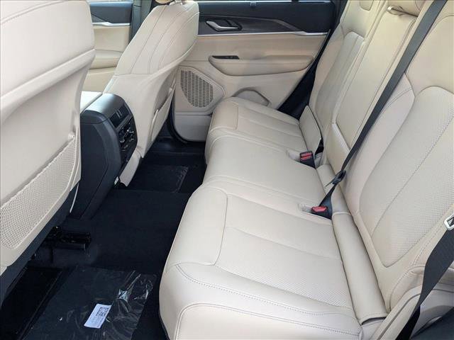 New 2025 Jeep Grand Cherokee Limited w/ Luxury Tech Group II image 17