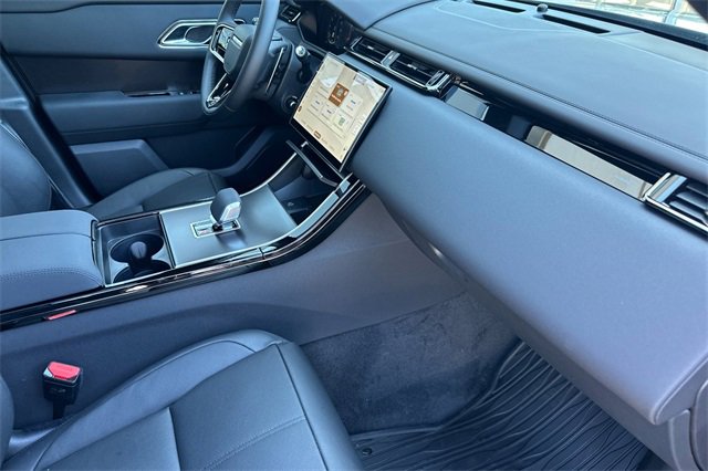 New 2026 Land Rover Range Rover Velar Dynamic SE image 15