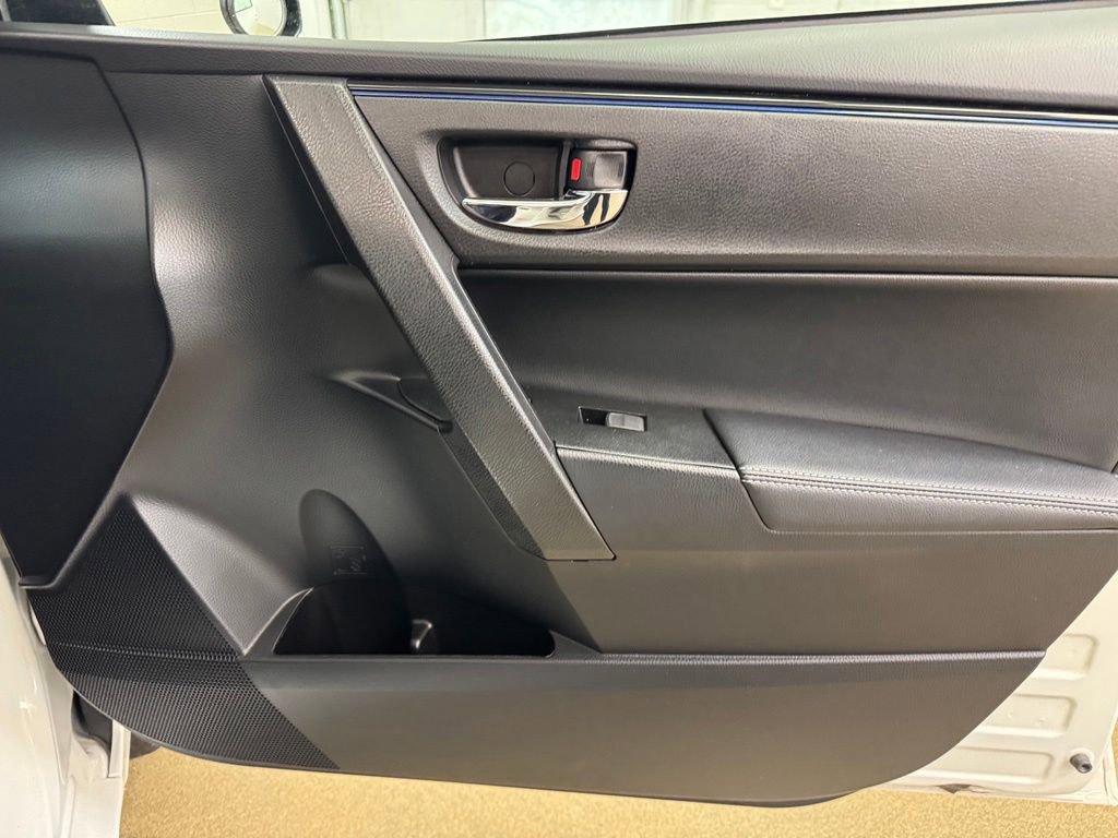 Used 2019 Toyota Corolla SE w/ SE Premium Package FWD image 23