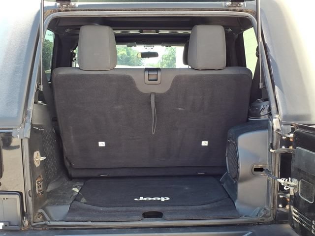 Used 2011 Jeep Wrangler Sahara AWD/4WD image 12
