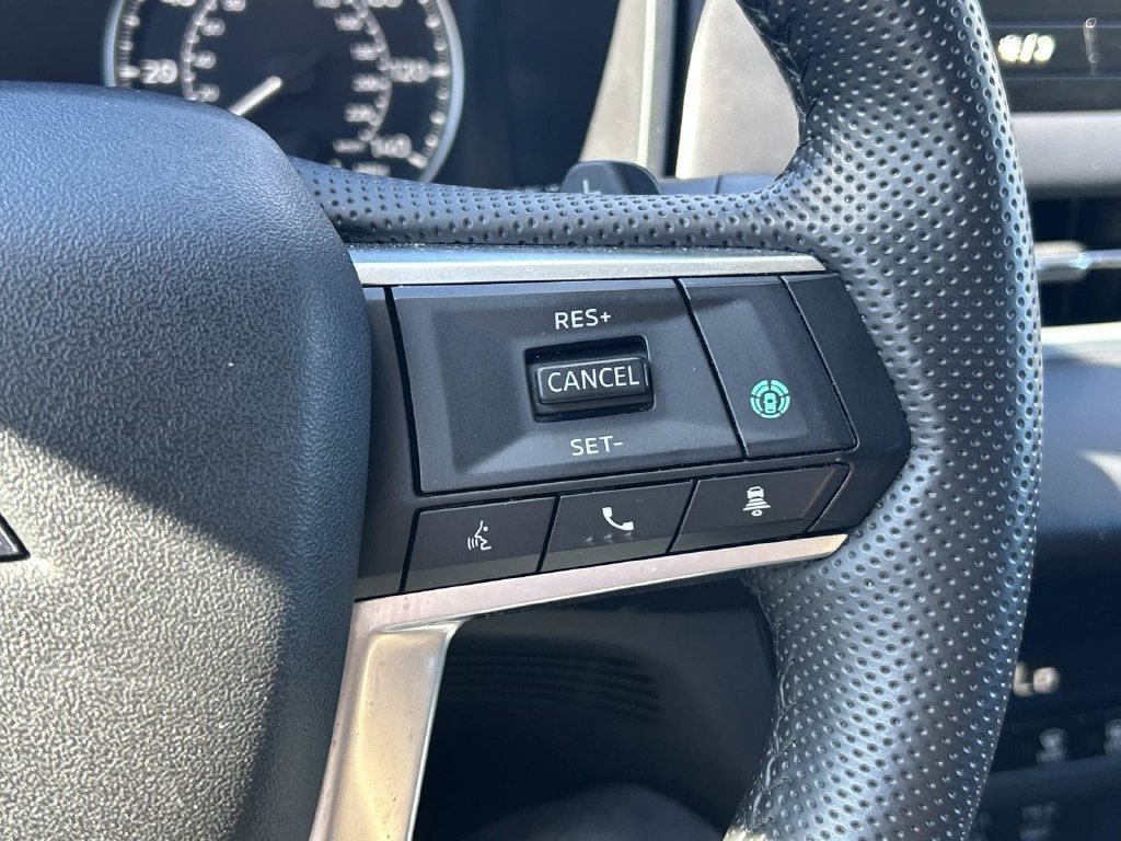 Used 2025 Mitsubishi Outlander SE AWD/4WD image 23