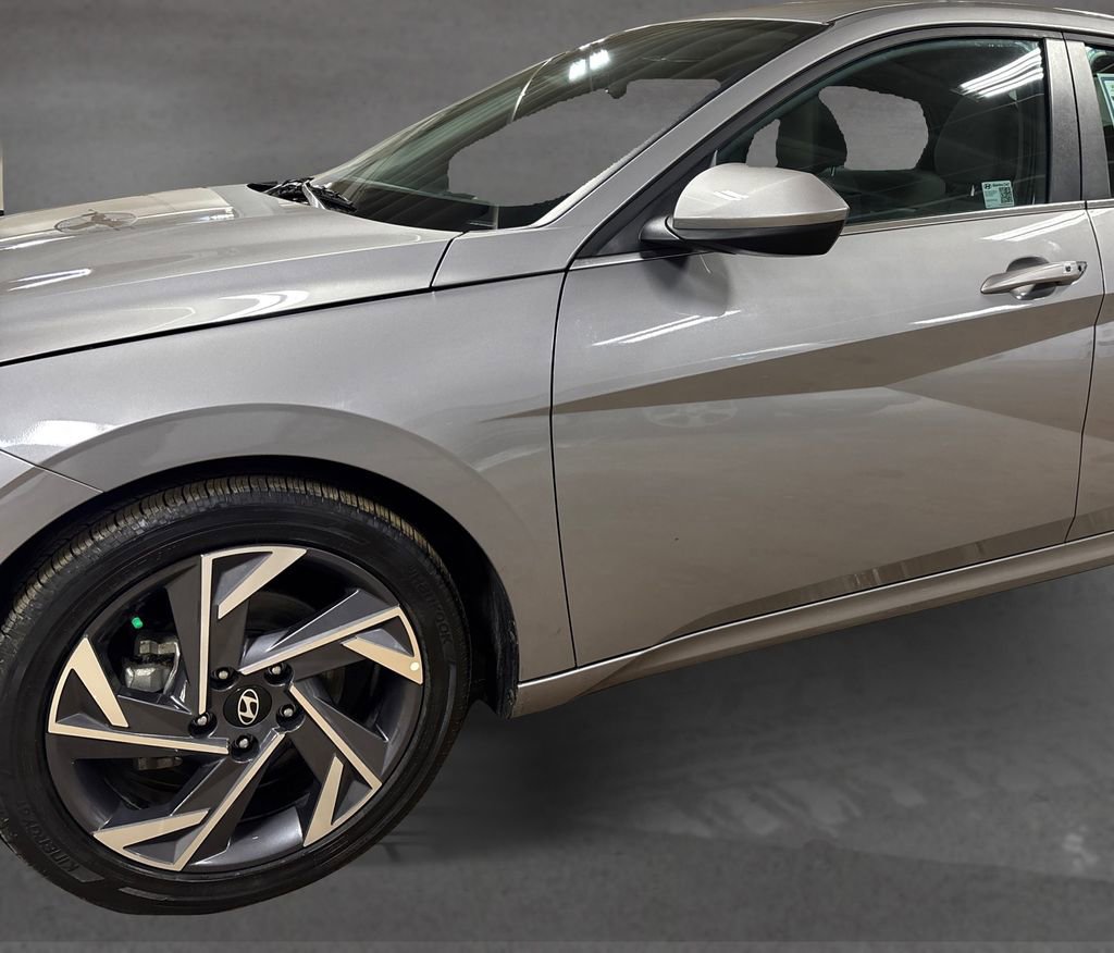 Certified 2025 Hyundai Elantra SEL image 12