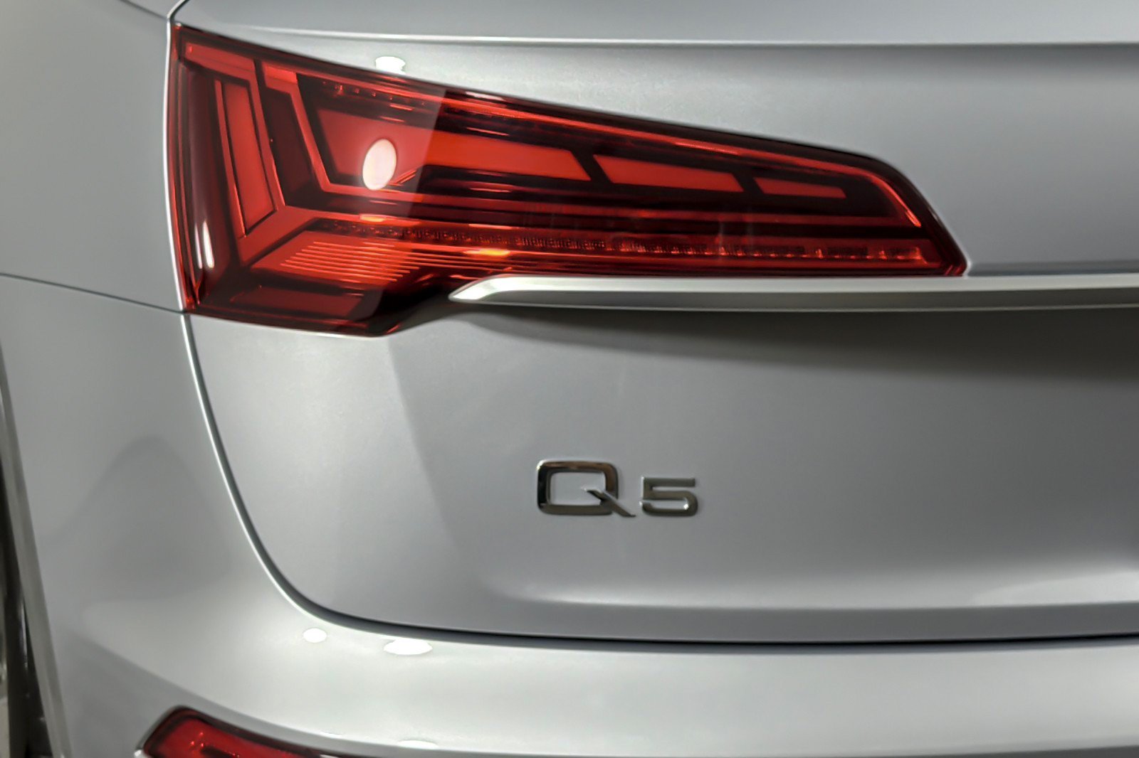 Used 2023 Audi Q5 2.0T Premium Plus w/ Premium Plus Package AWD/4WD image 26