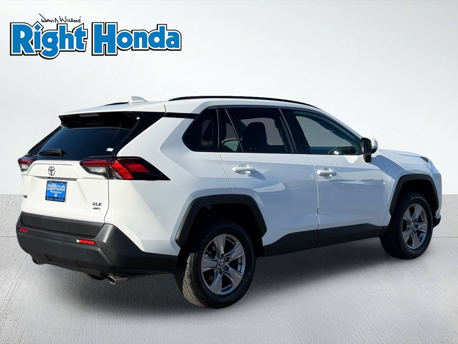 Used 2025 Toyota RAV4 XLE AWD/4WD image 8