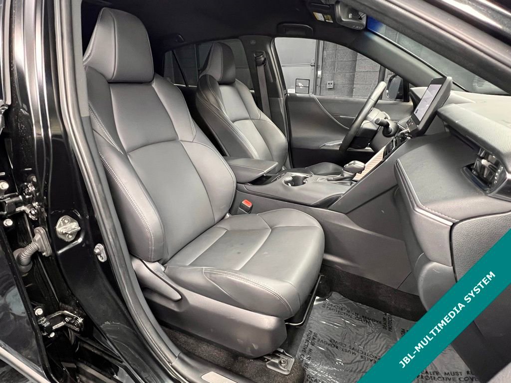 Used 2024 Toyota Venza XLE AWD/4WD image 4