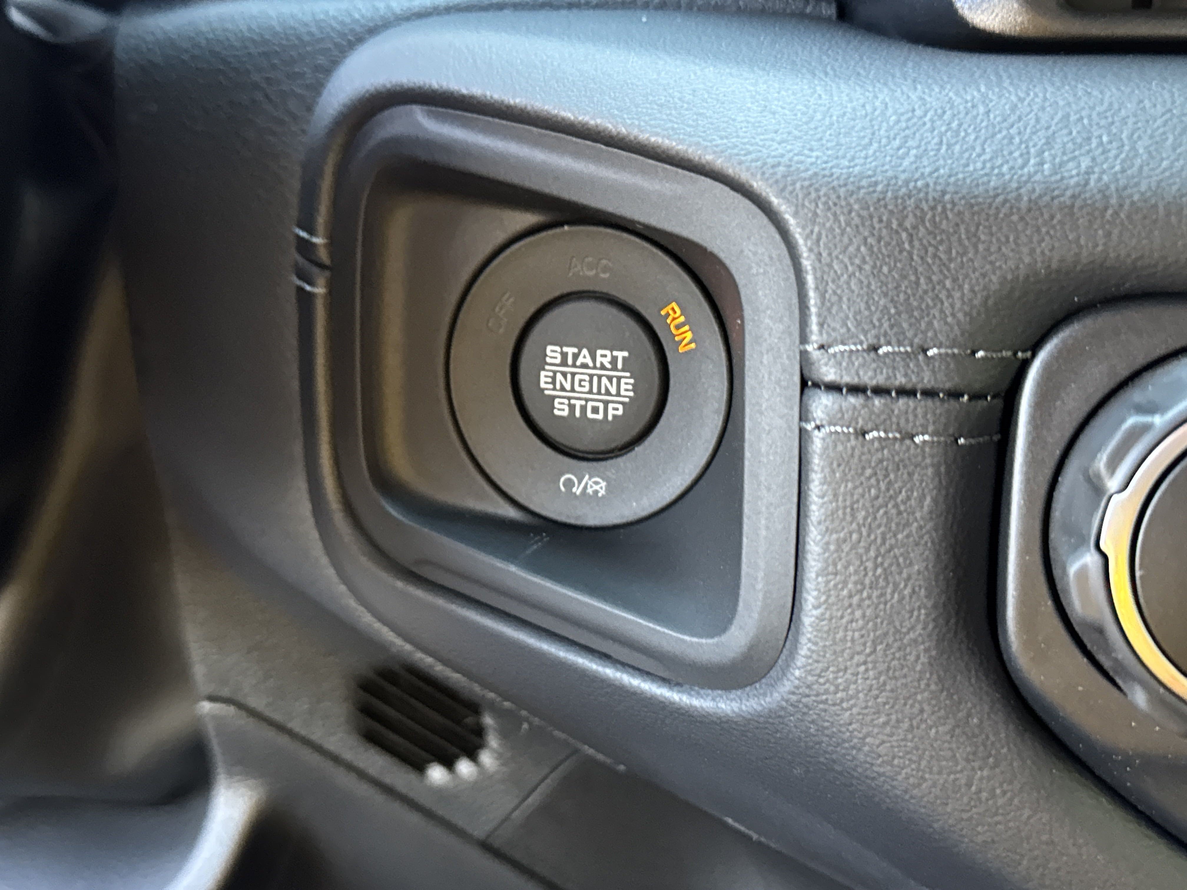New 2025 Jeep Wrangler Unlimited Sahara AWD/4WD image 36