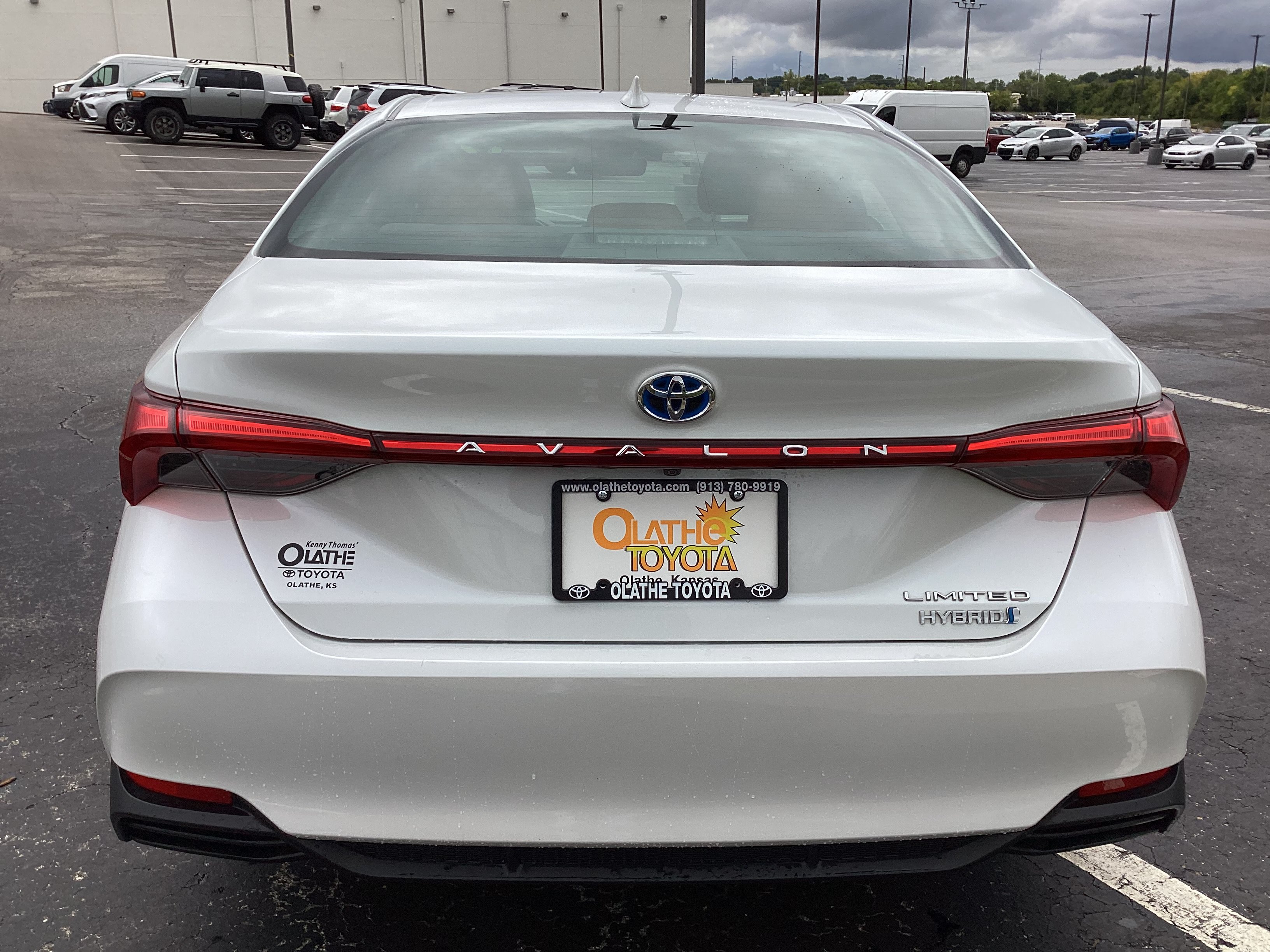 Certified 2019 Toyota Avalon Limited w/ All Weather Liner Package FWD image 27