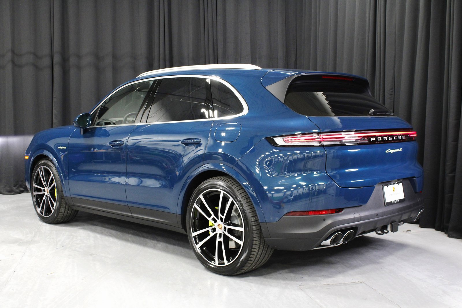 New 2026 Porsche Cayenne S image 3