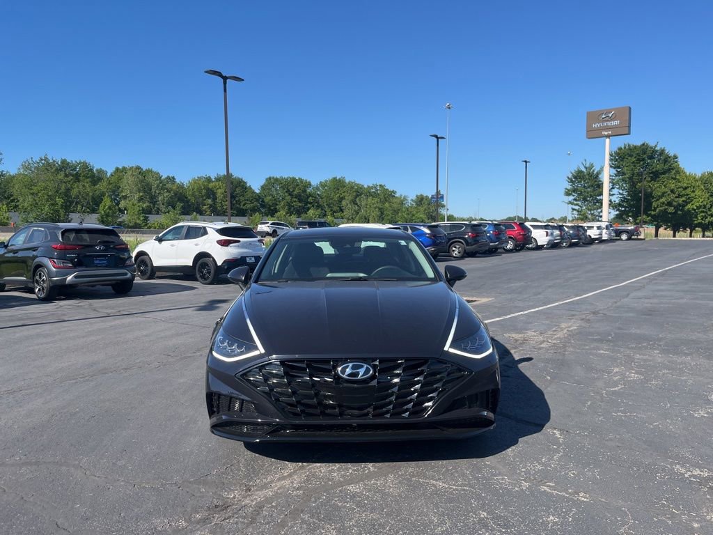 Used 2023 Hyundai Sonata SEL w/ Preferred Accessory Package FWD image 2
