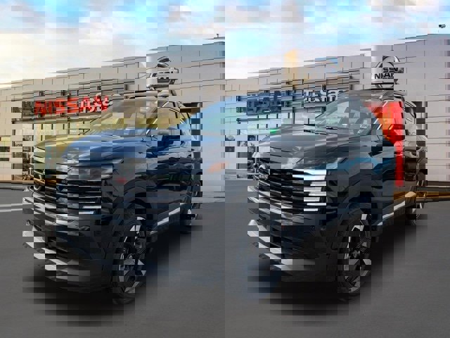 New 2026 Nissan Kicks SR w/ Cold Weather Package image 2