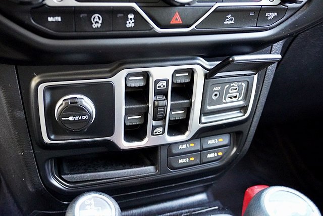 Used 2021 Jeep Wrangler Unlimited Sport AWD/4WD image 38