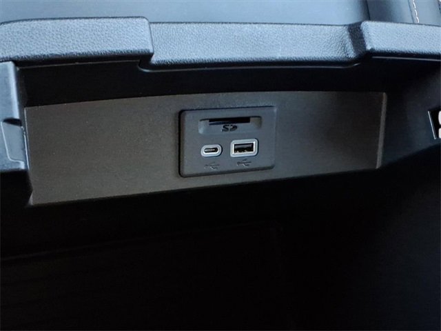 Used 2021 GMC Yukon AT4 w/ Technology Package image 13