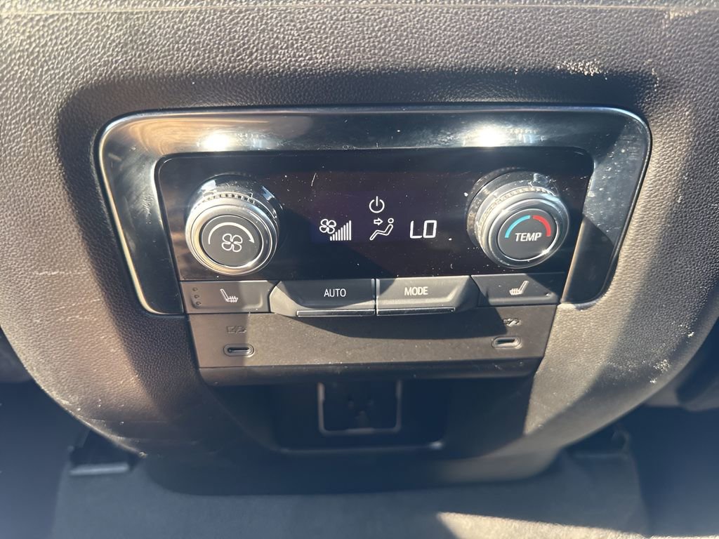 Used 2025 GMC Yukon Denali image 13