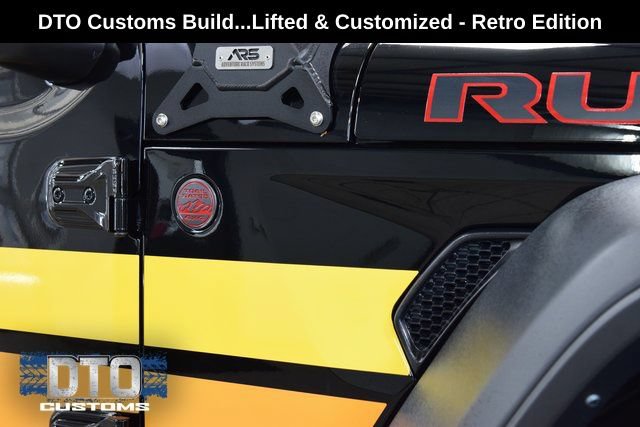 Used 2025 Jeep Wrangler Unlimited Rubicon w/ Convenience Group AWD/4WD image 16