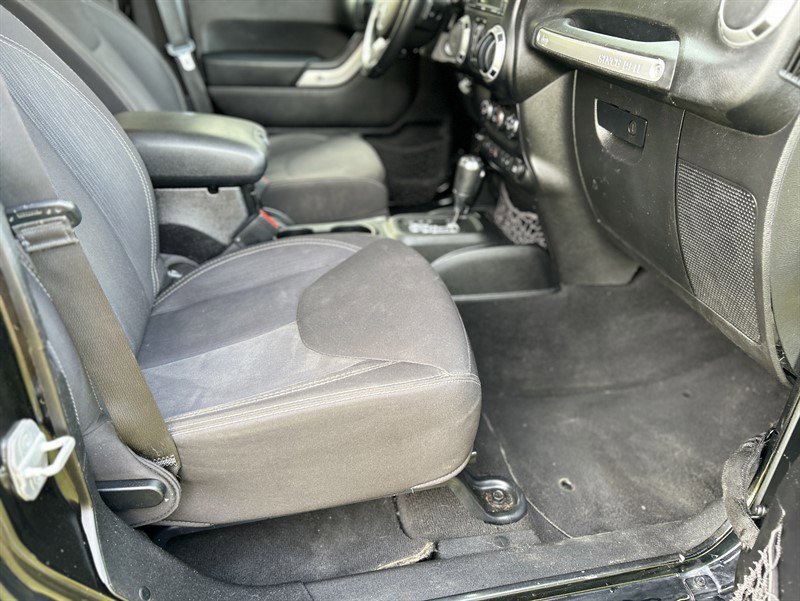 Used 2013 Jeep Wrangler Unlimited Sahara w/ Dual Top Group image 12