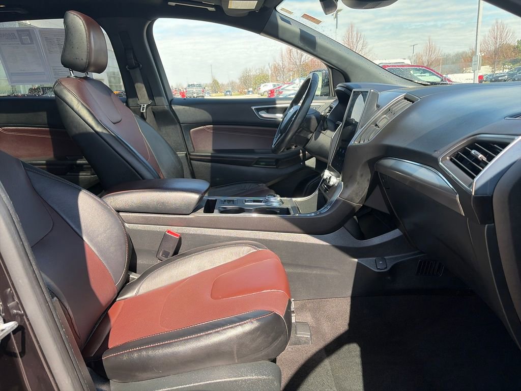 Used 2022 Ford Edge Titanium w/ Equipment Group 301A AWD/4WD image 11