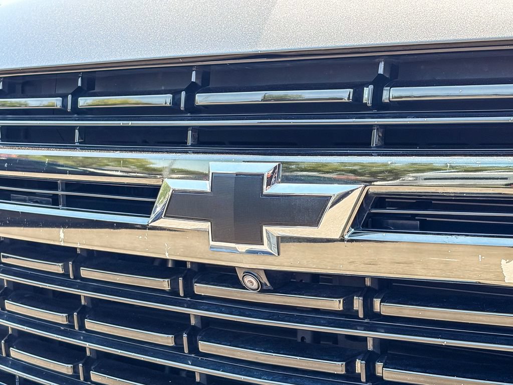 Used 2021 Chevrolet Suburban RST w/ Luxury Package AWD/4WD image 12