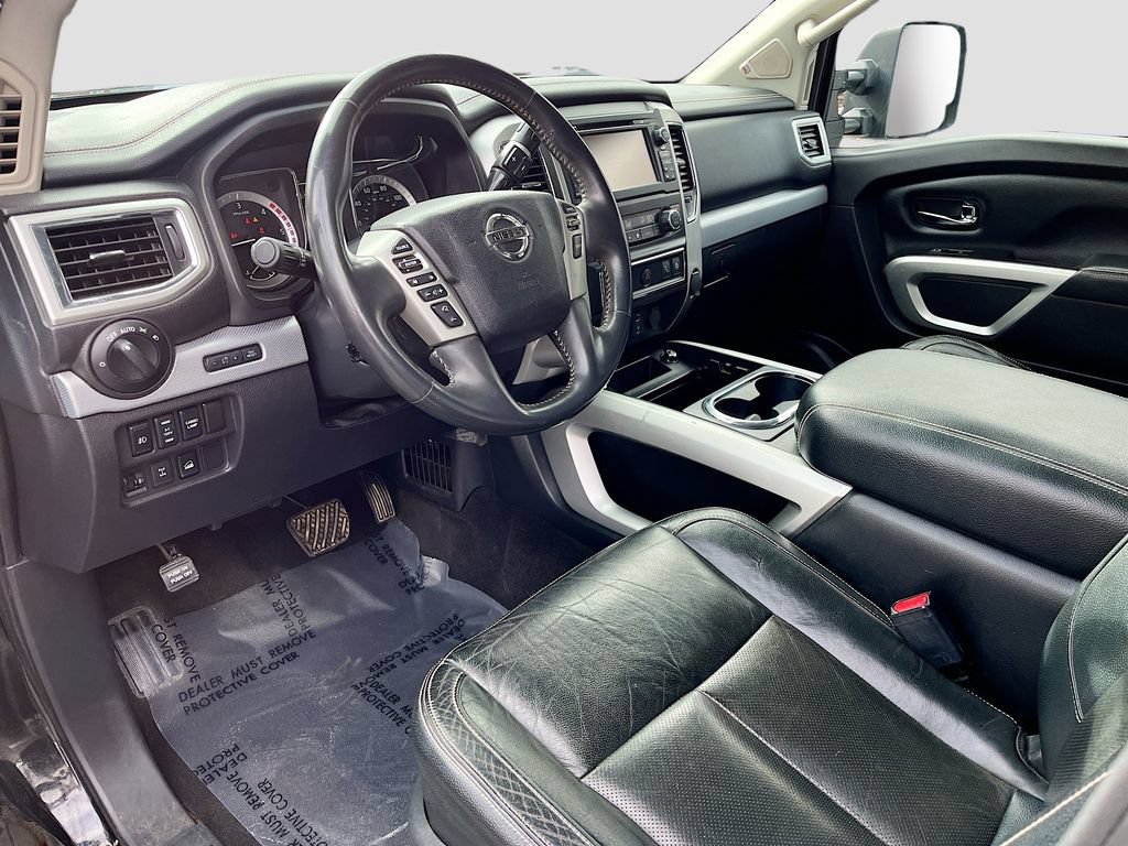 Used 2018 Nissan Titan PRO-4X w/ Pro-4x Convenience Package AWD/4WD image 9