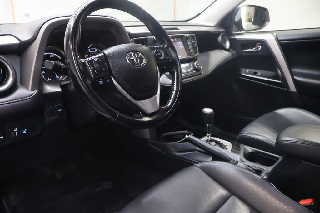 Used 2016 Toyota RAV4 Limited image 17