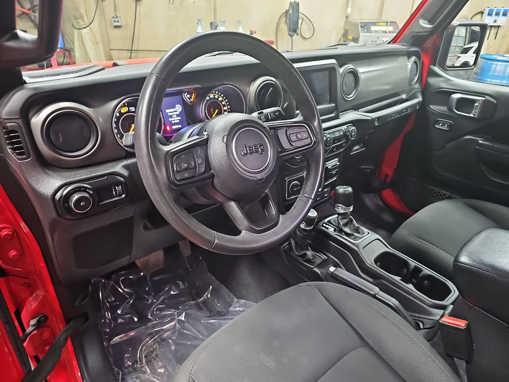 Used 2023 Jeep Wrangler Unlimited Sport AWD/4WD image 15