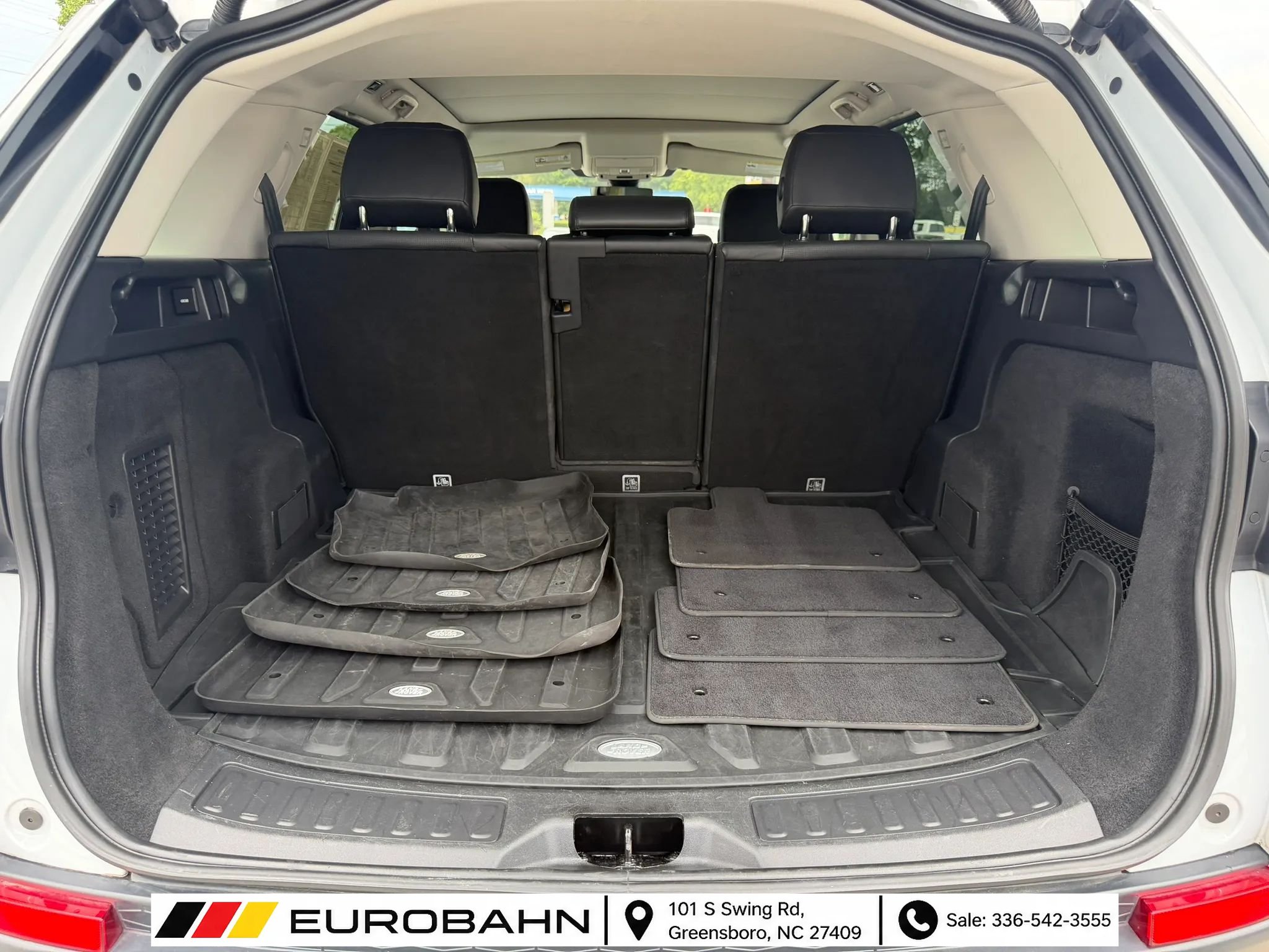 Used 2020 Land Rover Discovery Sport SE AWD/4WD image 31