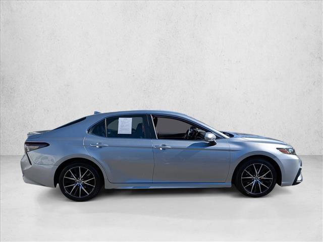 Used 2023 Toyota Camry SE FWD image 4