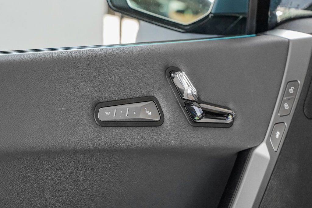 Used 2025 BMW iX xDrive50 w/ Premium Package image 10