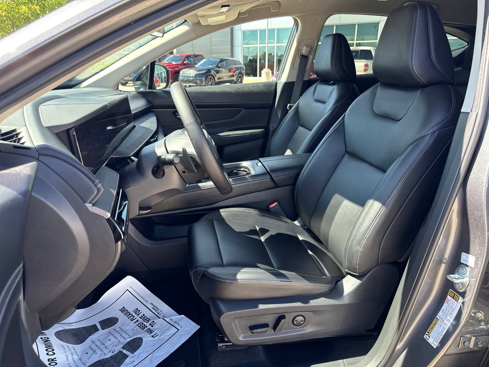 Used 2025 Nissan Murano SV AWD/4WD image 9