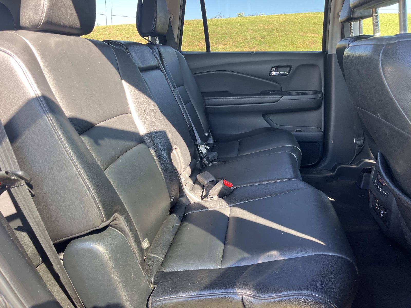 Used 2016 Honda Pilot Touring image 23