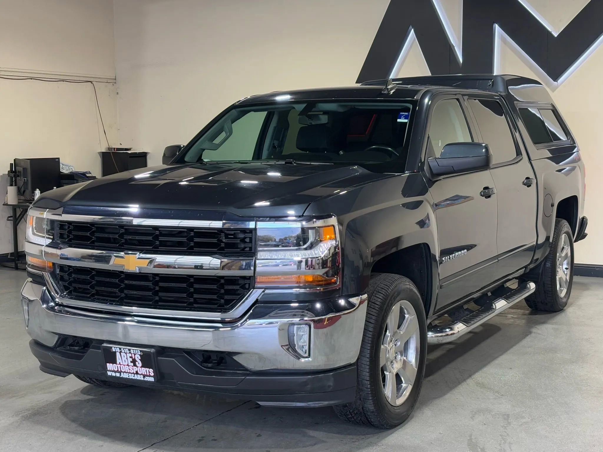 Used 2018 Chevrolet Silverado 1500 LT w/ All Star Edition AWD/4WD image 1