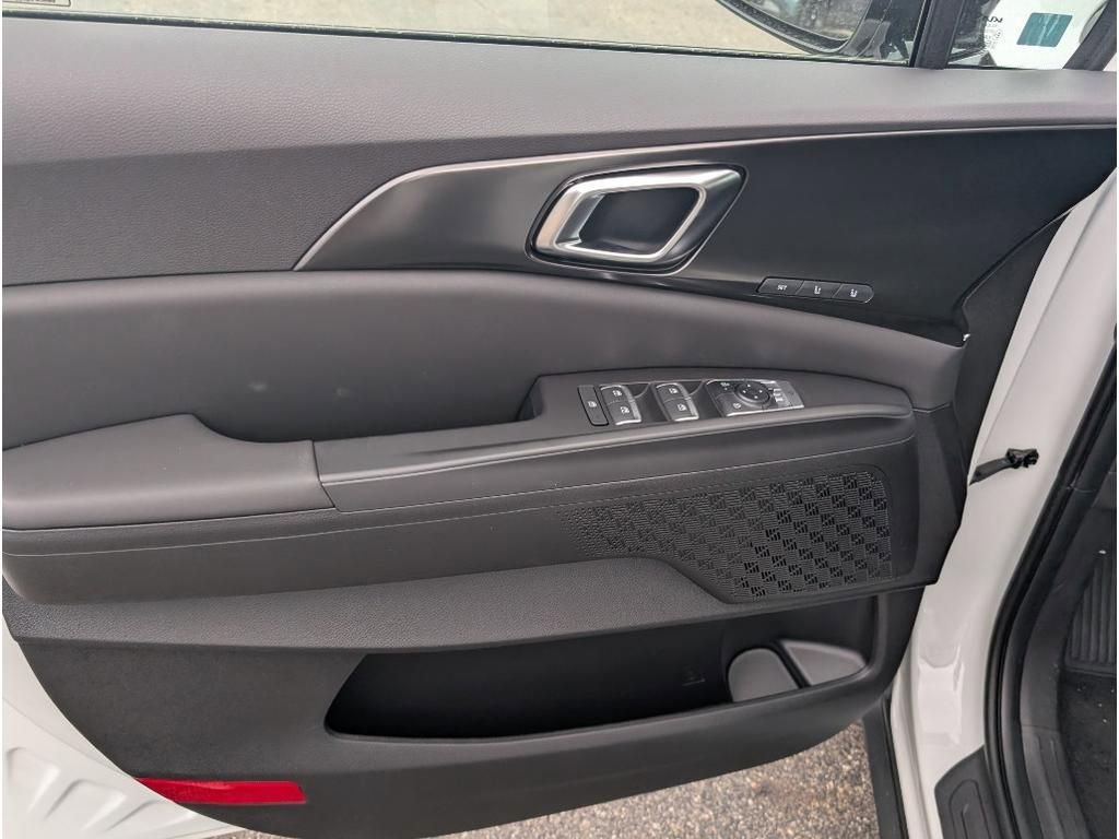 New 2026 Kia Carnival SX w/ SX Dark Edition Package image 13