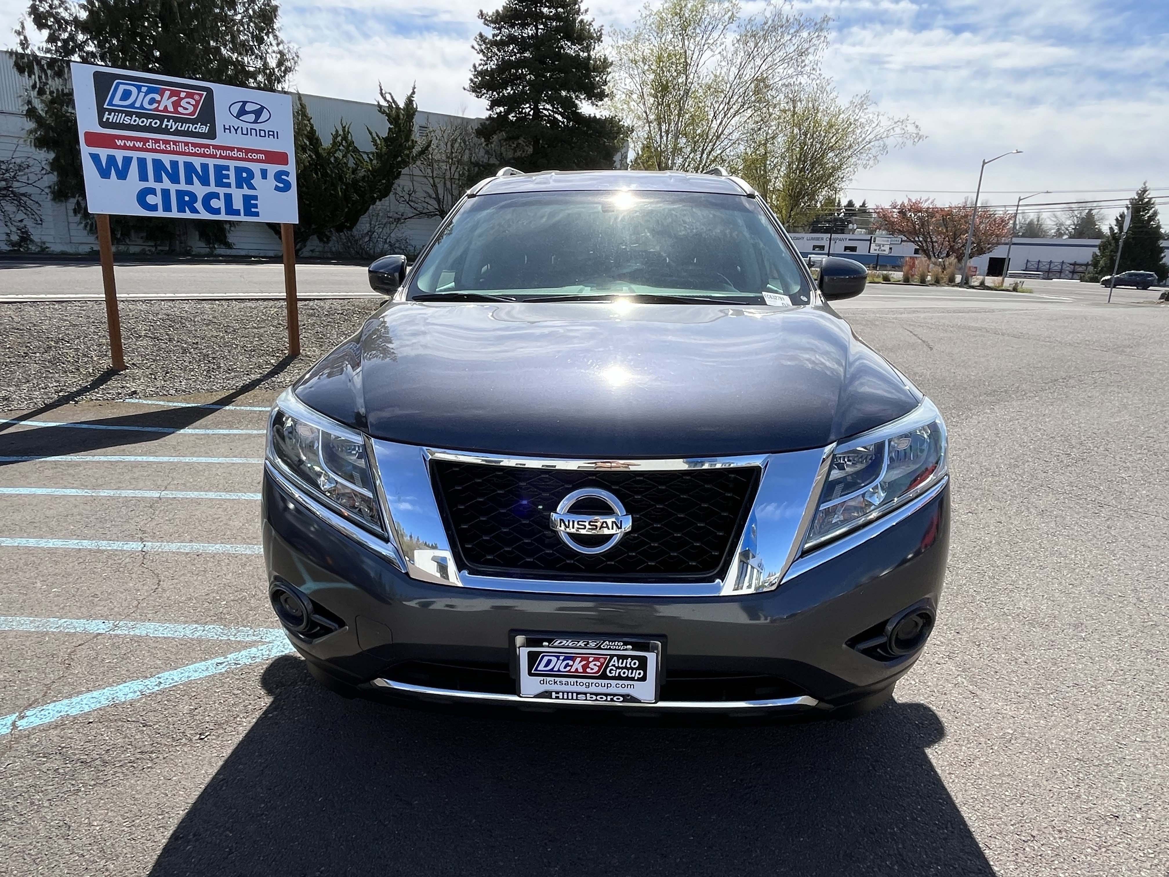 Used 2014 Nissan Pathfinder SV image 8
