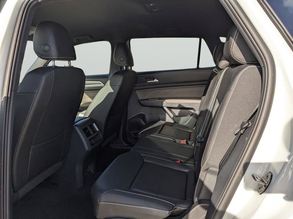 Used 2023 Volkswagen Atlas Cross Sport SE FWD image 17