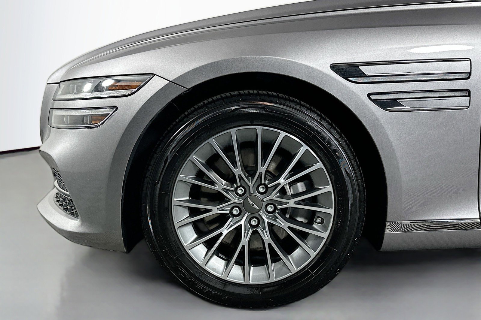 Used 2023 Genesis G80 2.5T image 11