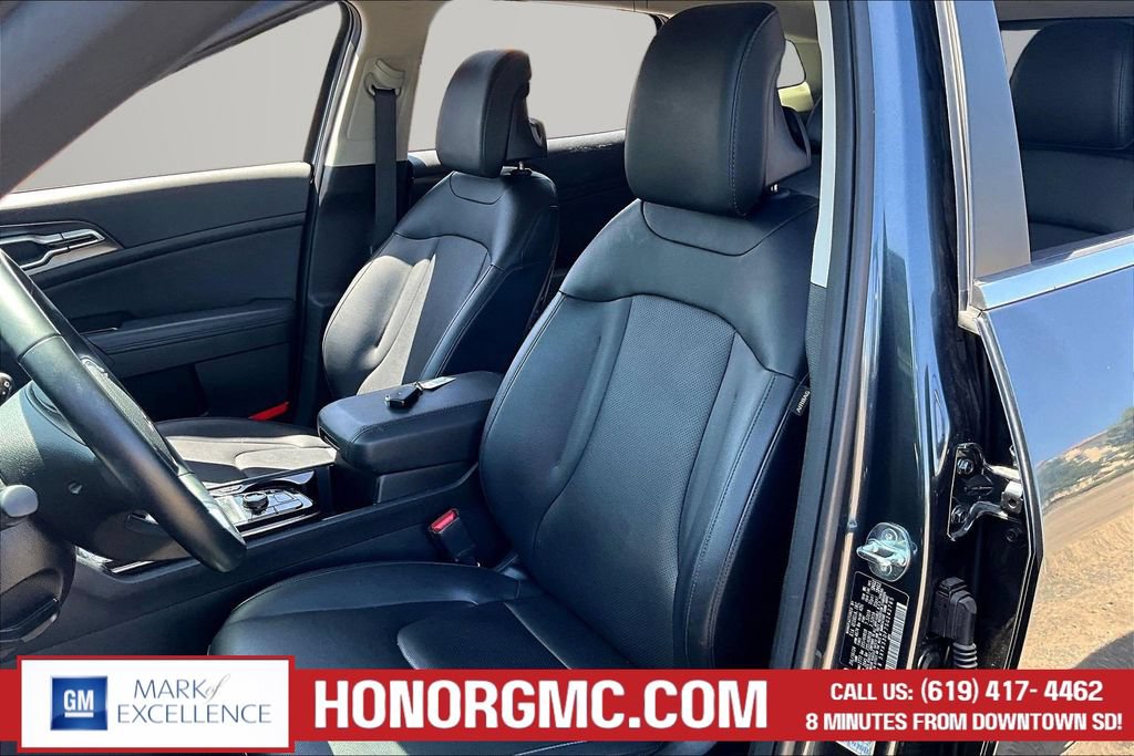 Used 2025 Kia Sportage EX w/ Premium Package FWD image 20