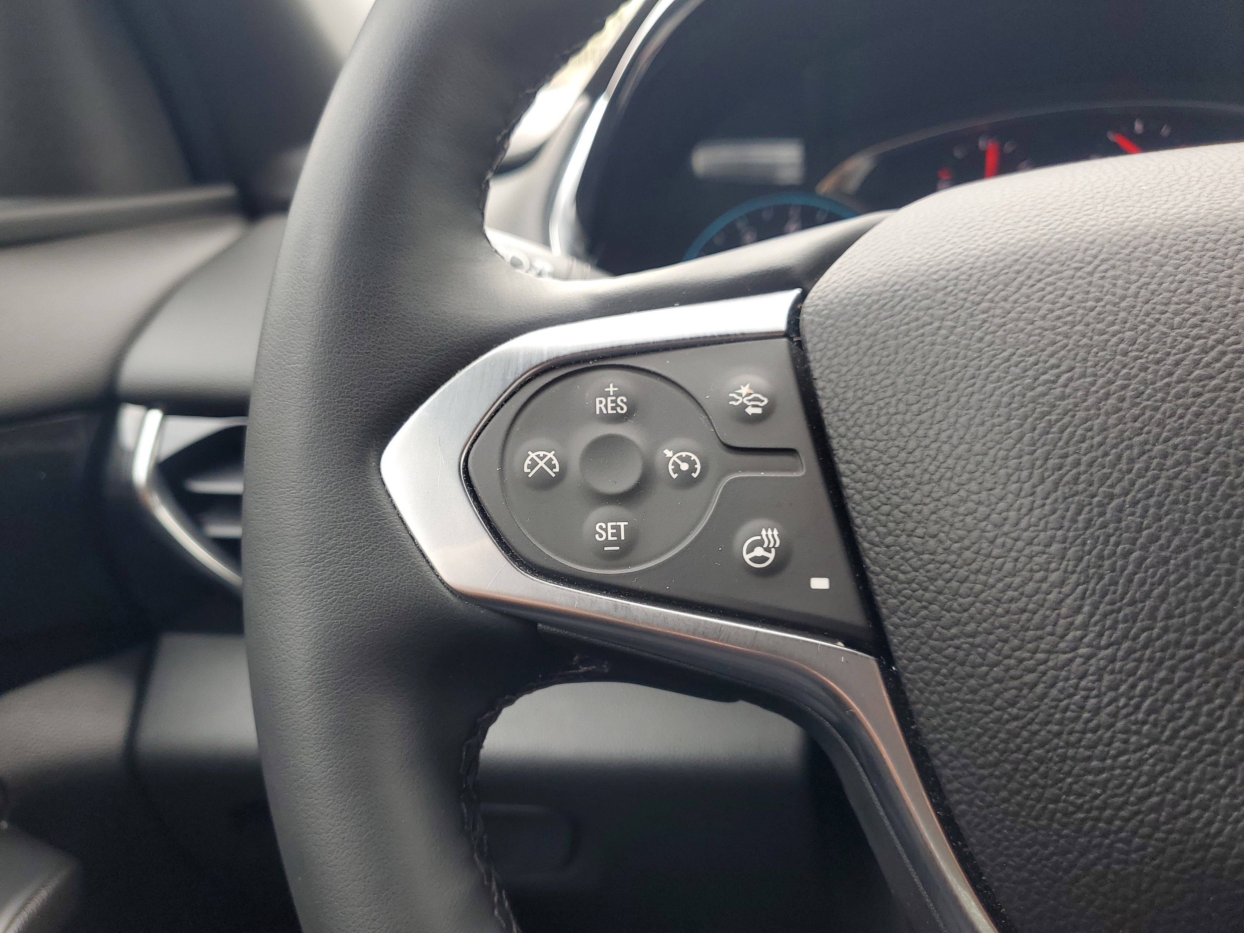 Used 2023 Chevrolet Traverse RS image 25