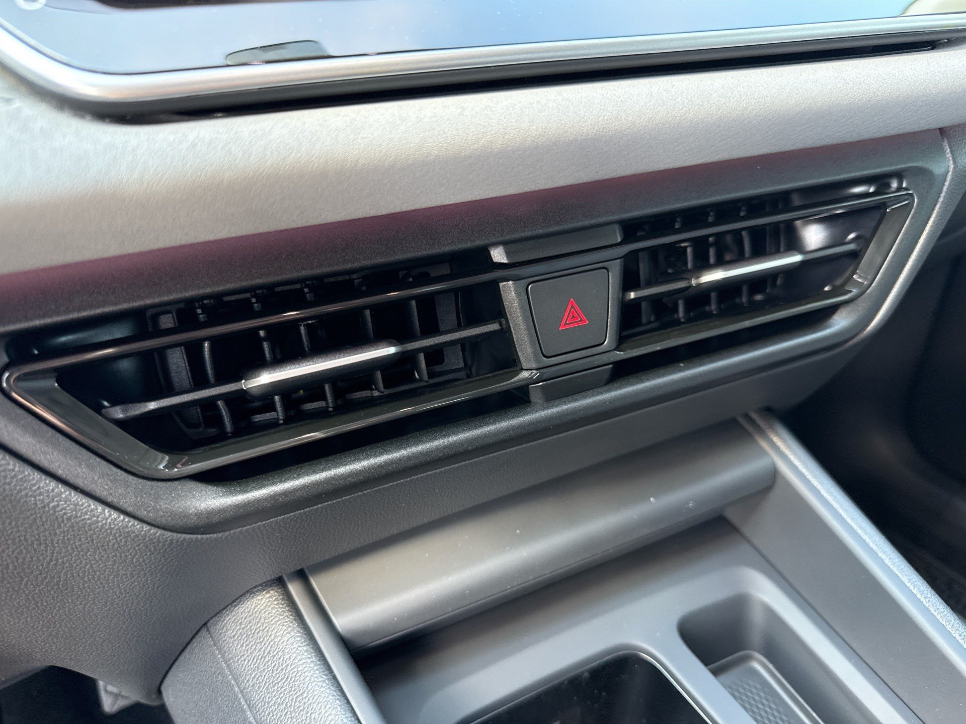 New 2026 Volkswagen Tiguan SE FWD image 17