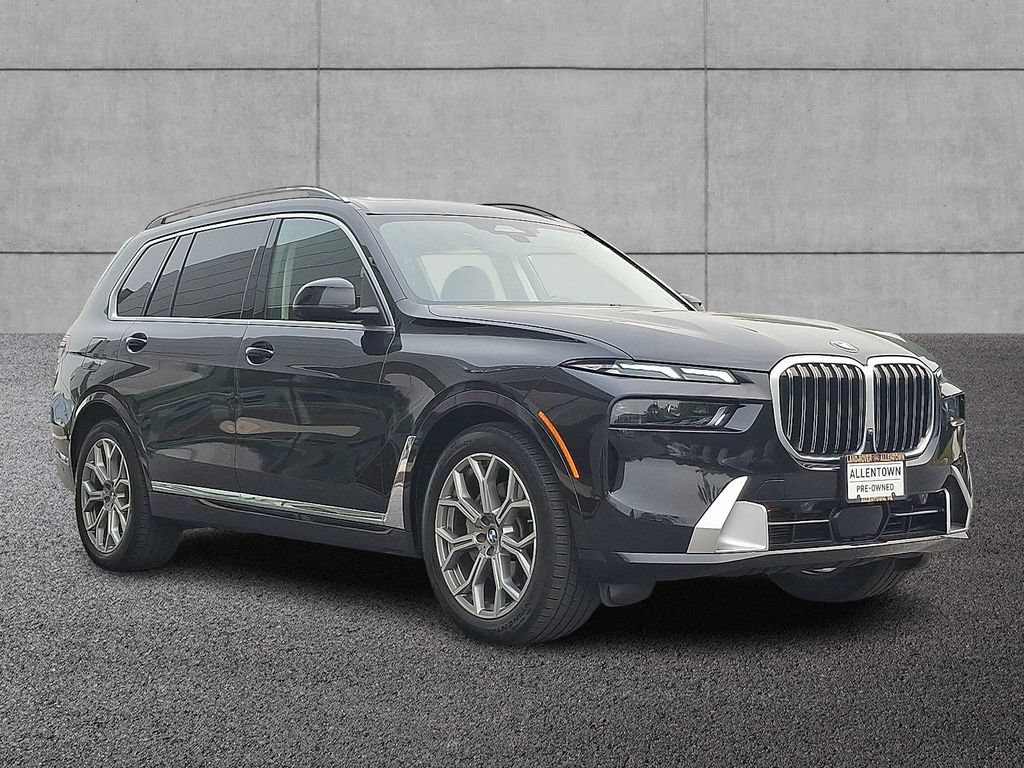Used 2024 BMW X7 xDrive40i w/ Premium Package AWD/4WD image 3