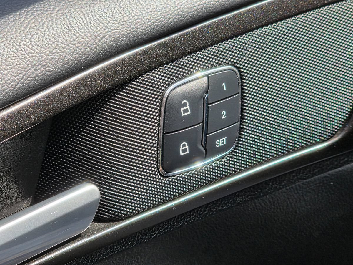 Used 2017 Ford Fusion Energi Titanium FWD image 28