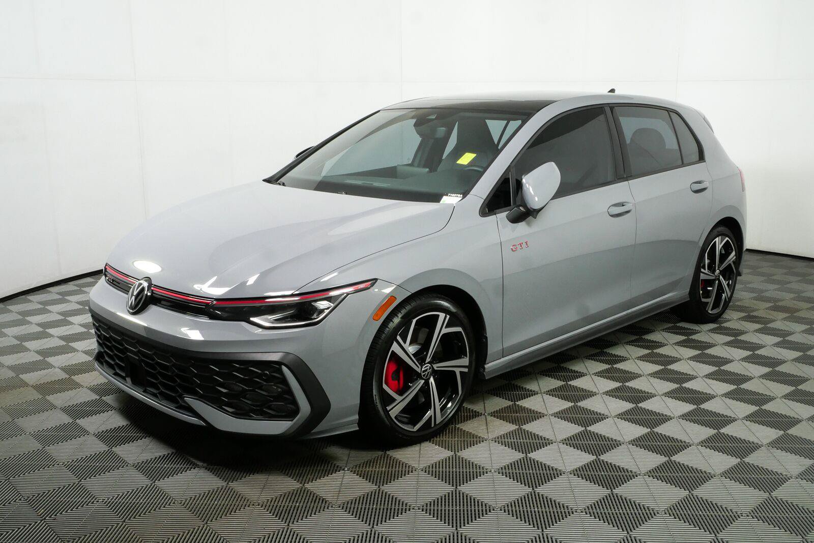 Used 2025 Volkswagen GTI SE FWD image 26