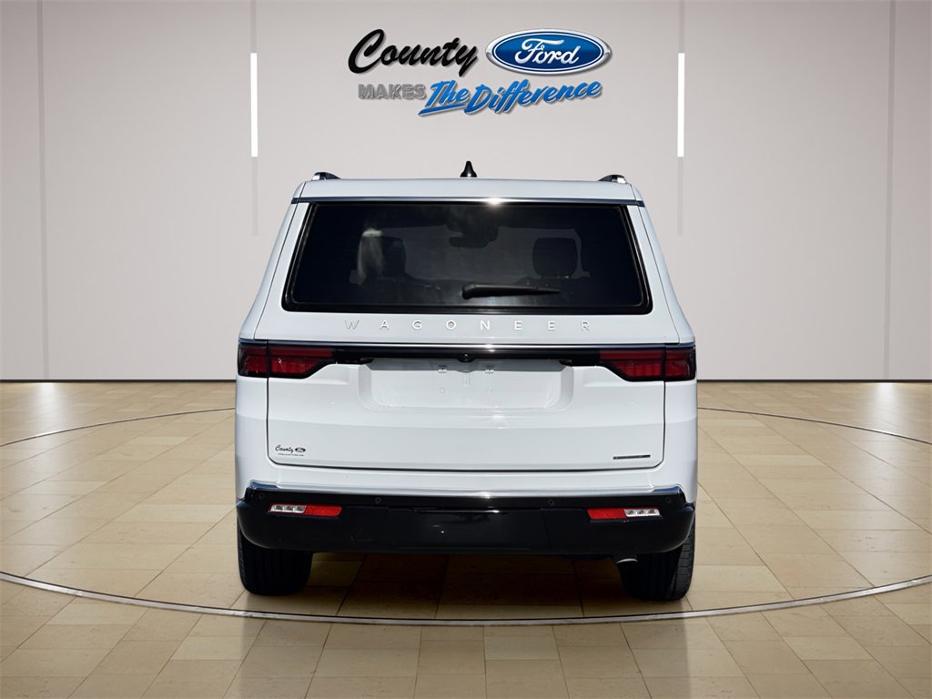 Used 2024 Jeep Wagoneer L Series III w/ Flexible Seating Group image 6