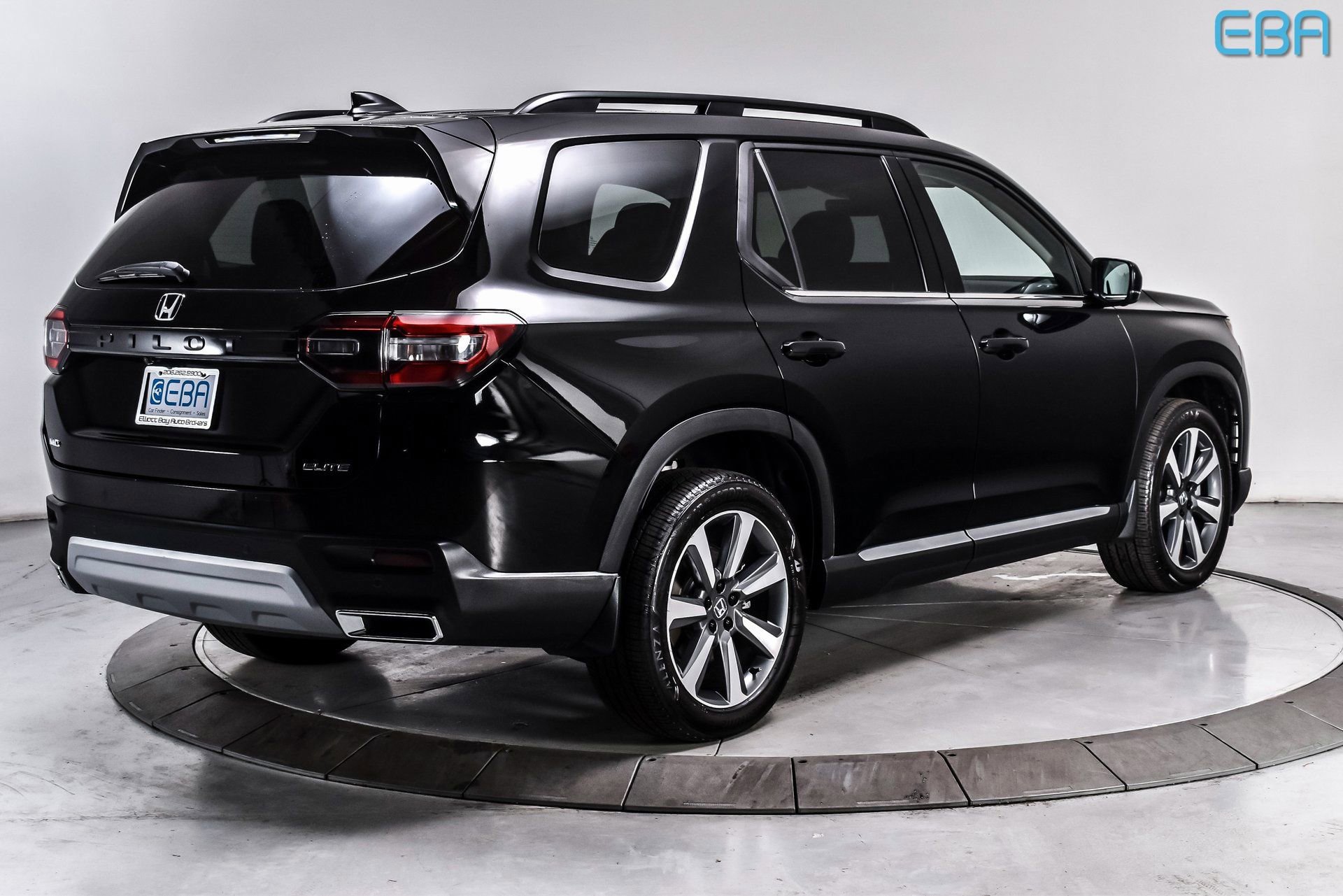 Used 2025 Honda Pilot Elite image 6