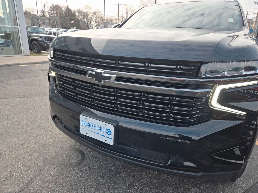 Used 2022 Chevrolet Tahoe RST w/ Sport Performance Package AWD/4WD image 3