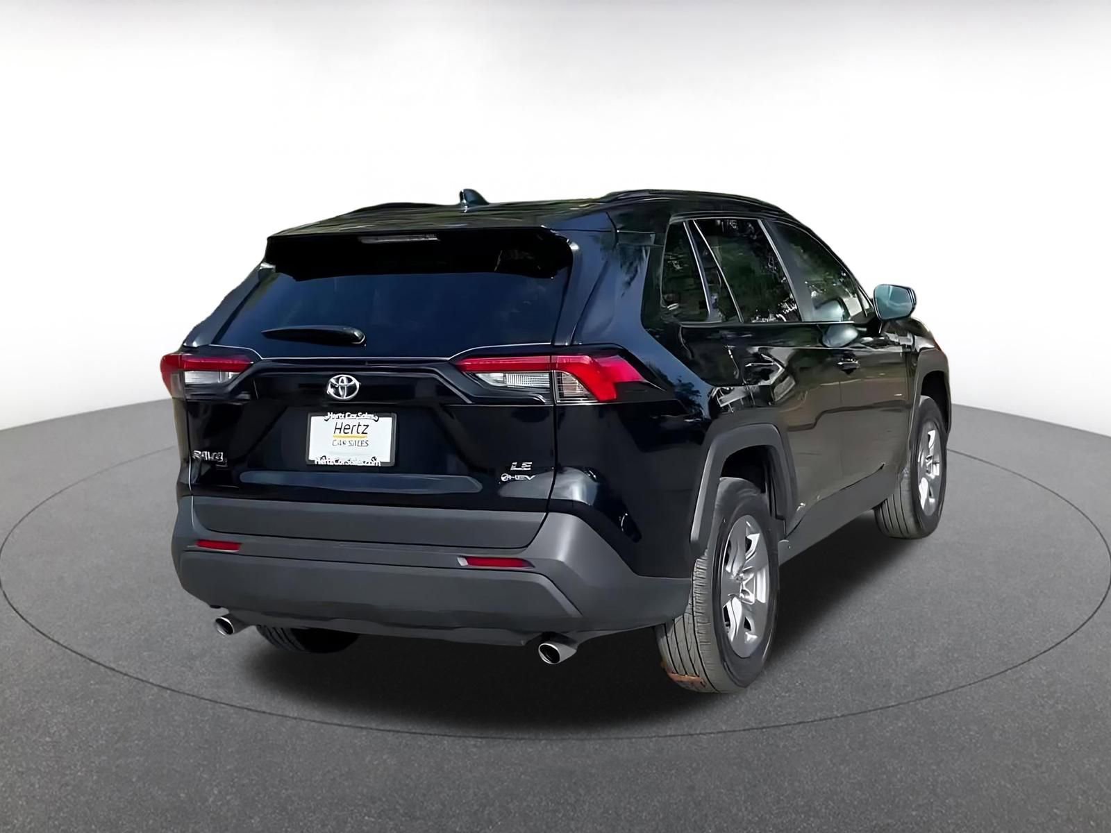 Used 2025 Toyota RAV4 LE image 12